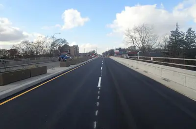 Road view of Hydro Canal Bridge