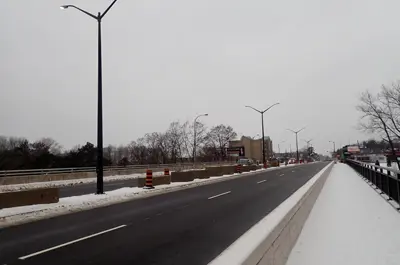 Street view of Lundy's Lane in Niagara Falls